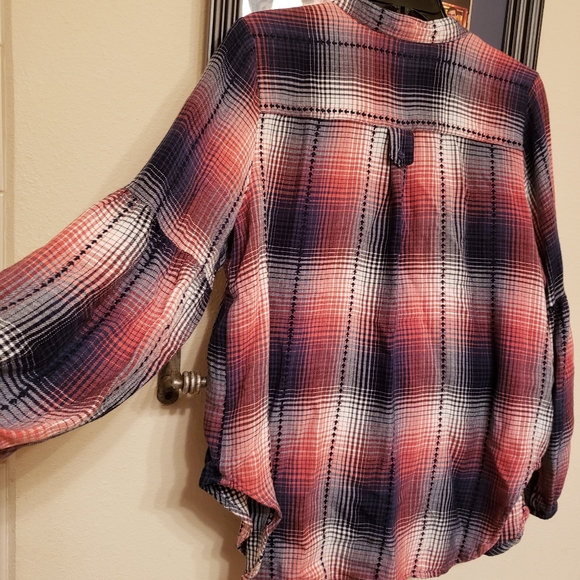 Top - Picture 2 of 2